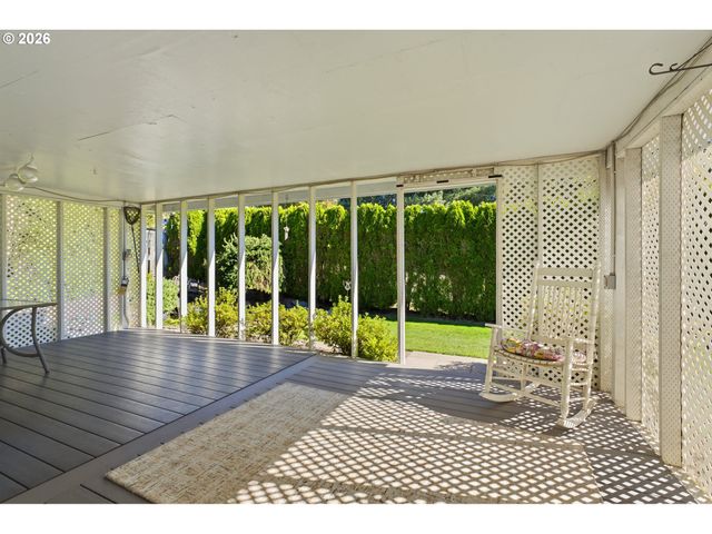 16560 Noble Dr, Oregon City, OR 97045