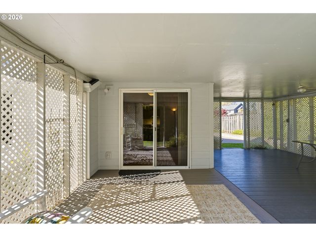 16560 Noble Dr, Oregon City, OR 97045