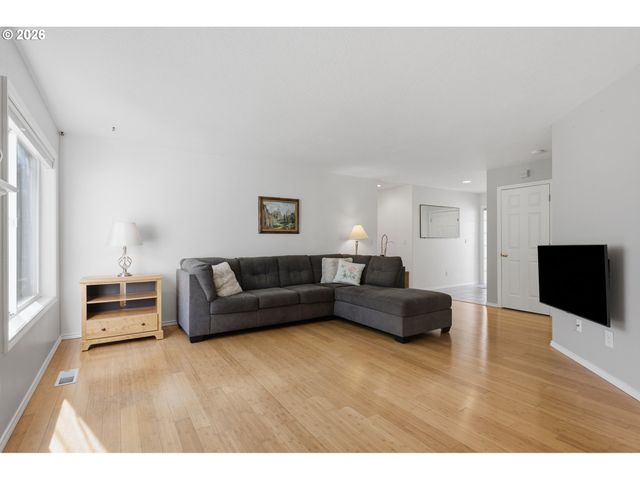 16560 Noble Dr, Oregon City, OR 97045