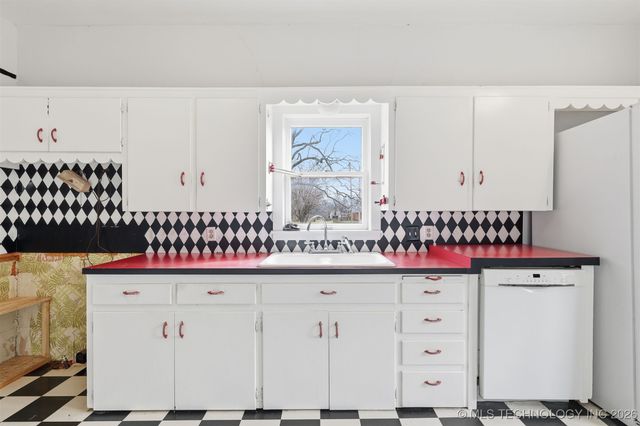 1308 SE 7th Street N, Wagoner, OK 74467