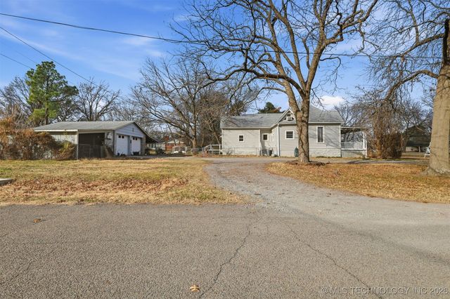1308 SE 7th Street N, Wagoner, OK 74467