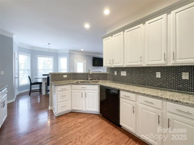 3021 Gloxinia Road, Charlotte, NC 28215