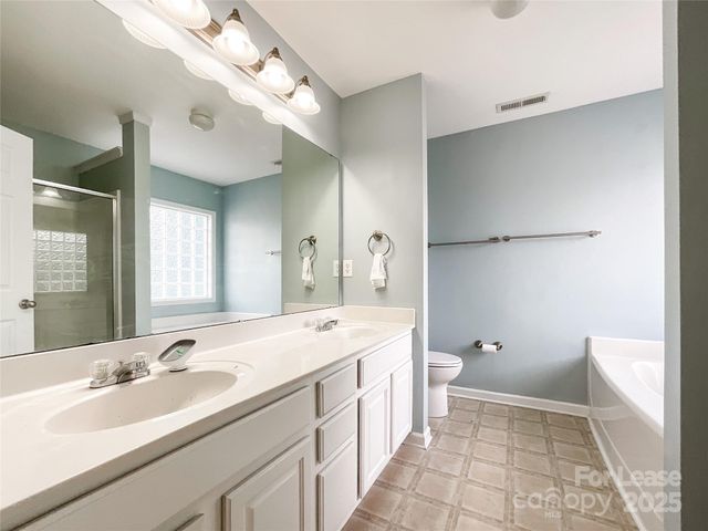 3021 Gloxinia Road, Charlotte, NC 28215