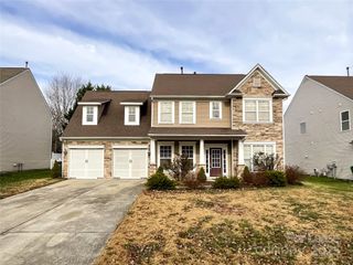 3021 Gloxinia Road, Charlotte, NC 28215
