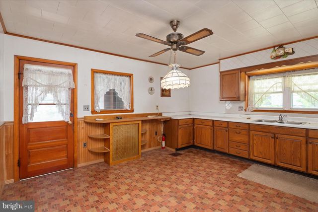212 CHARLES ST, Baltimore, MD 21225