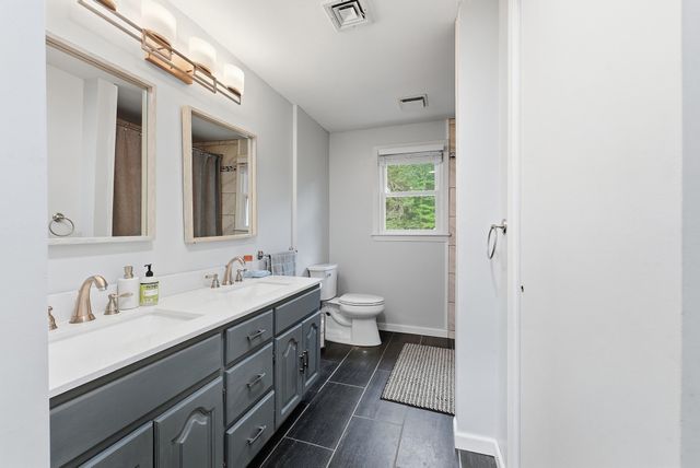 131 Beacon Hill Rd, West Springfield, MA 01089