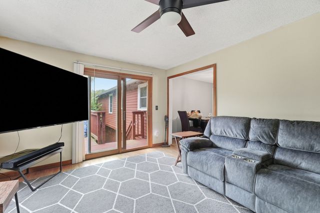 131 Beacon Hill Rd, West Springfield, MA 01089