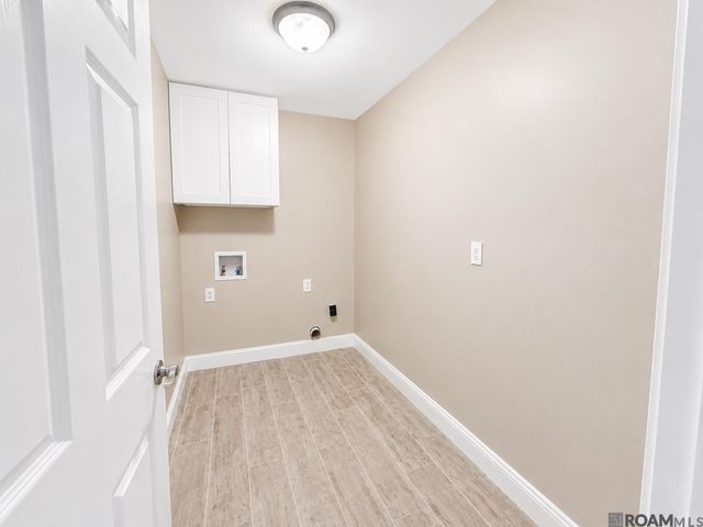 10741 Carmel Dr, Central, LA 70818