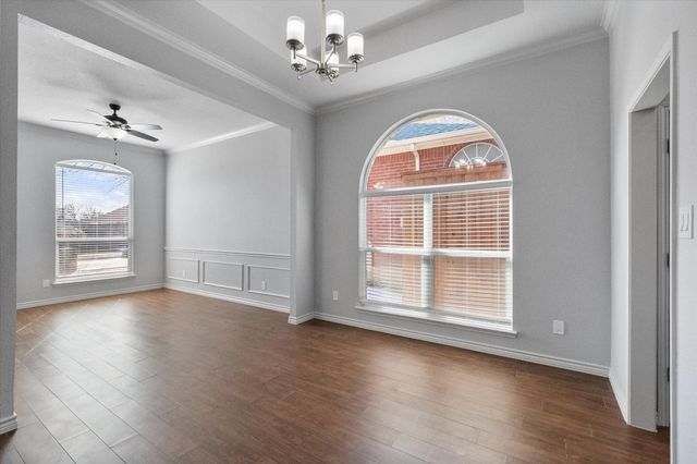 2211 Stennett Drive, Arlington, TX 76006