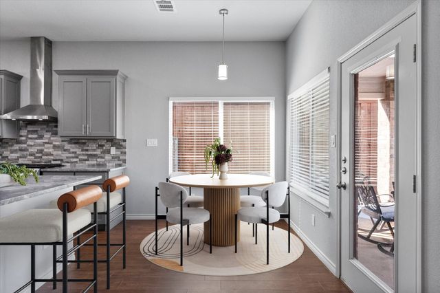 2211 Stennett Drive, Arlington, TX 76006