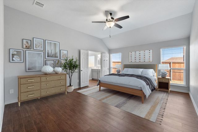 2211 Stennett Drive, Arlington, TX 76006