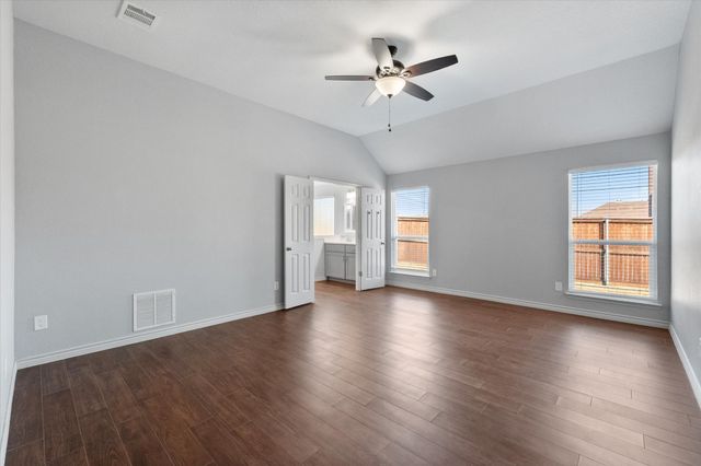 2211 Stennett Drive, Arlington, TX 76006