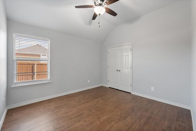 2211 Stennett Drive, Arlington, TX 76006