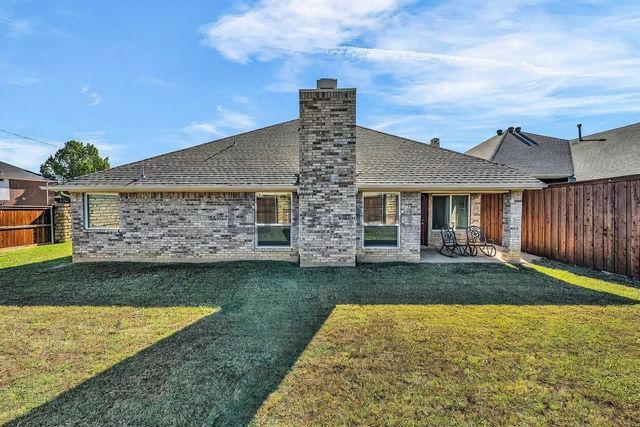 2211 Stennett Drive, Arlington, TX 76006