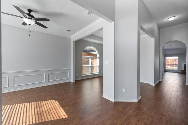 2211 Stennett Drive, Arlington, TX 76006