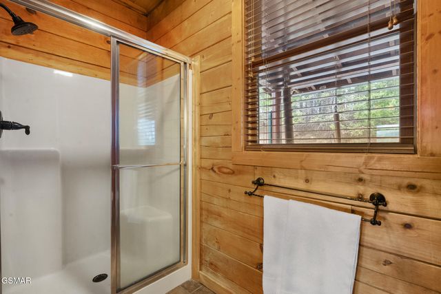 1833 Fantasy Way, Sevierville, TN 37876