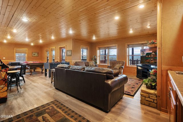 1833 Fantasy Way, Sevierville, TN 37876