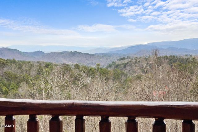 1833 Fantasy Way, Sevierville, TN 37876