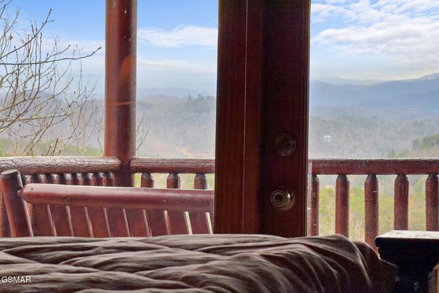 1833 Fantasy Way, Sevierville, TN 37876