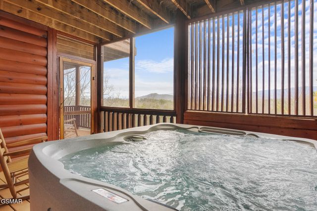 1833 Fantasy Way, Sevierville, TN 37876