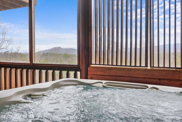 1833 Fantasy Way, Sevierville, TN 37876