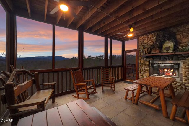 1833 Fantasy Way, Sevierville, TN 37876