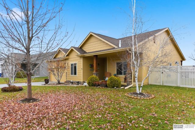 17208 Grand Avenue, Omaha, NE 68116