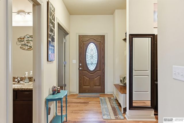 17208 Grand Avenue, Omaha, NE 68116