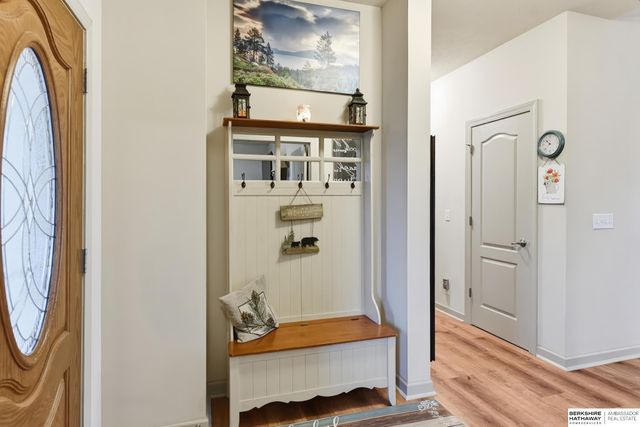 17208 Grand Avenue, Omaha, NE 68116