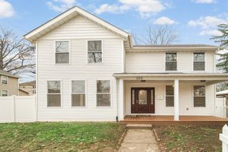 355 College Avenue, Valparaiso, IN 46383
