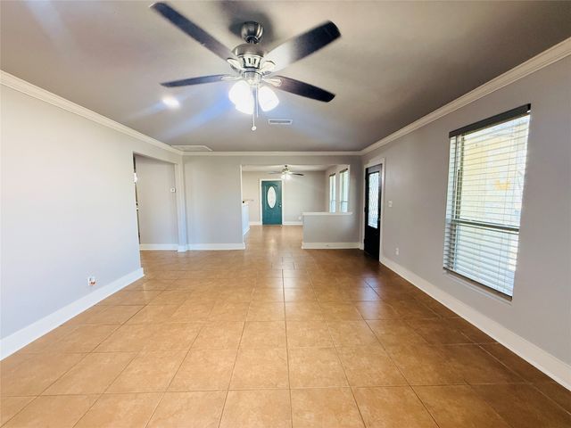 529 NW Private Road 147 Road, Rice, TX 75155