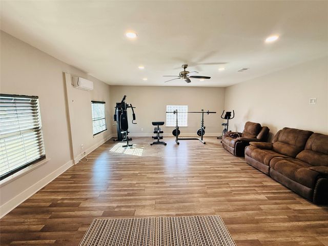 529 NW Private Road 147 Road, Rice, TX 75155