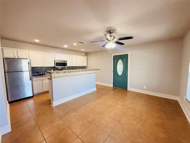 529 NW Private Road 147 Road, Rice, TX 75155