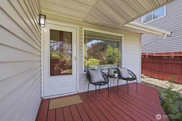 8425 18th Avenue SW, Seattle, WA 98106