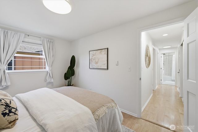 8425 18th Avenue SW, Seattle, WA 98106