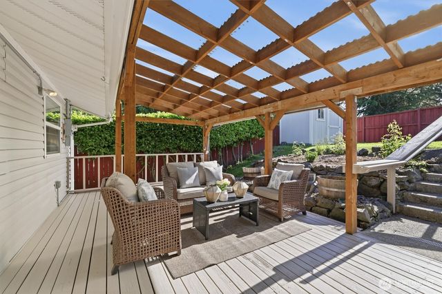 8425 18th Avenue SW, Seattle, WA 98106
