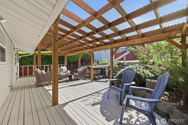 8425 18th Avenue SW, Seattle, WA 98106