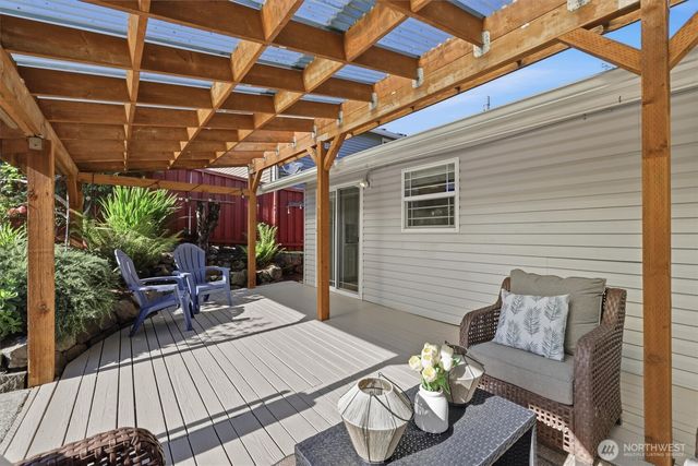 8425 18th Avenue SW, Seattle, WA 98106