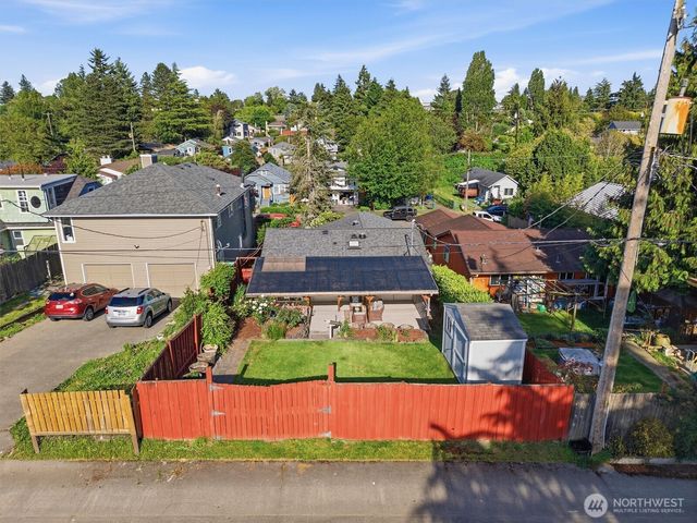 8425 18th Avenue SW, Seattle, WA 98106
