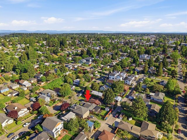 8425 18th Avenue SW, Seattle, WA 98106