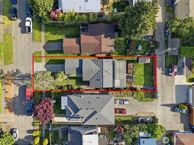 8425 18th Avenue SW, Seattle, WA 98106