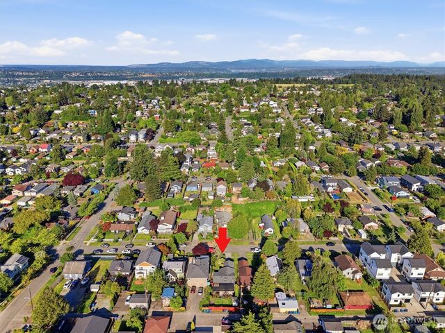 8425 18th Avenue SW, Seattle, WA 98106