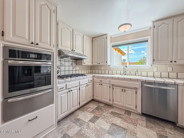 2153 Cook Circle, Thousand Oaks, CA 91360