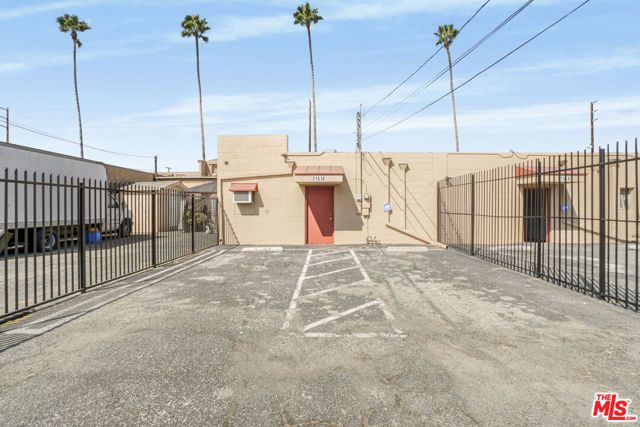 21512 Norwalk Boulevard, Hawaiian Gardens, CA 90716