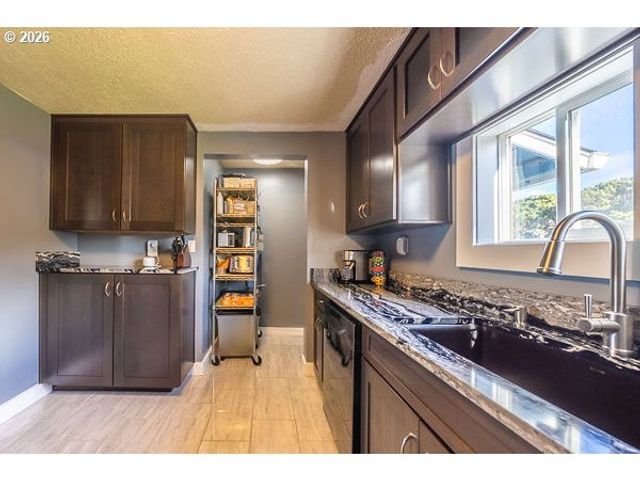 3310 Nw JETTY Ave 1, Lincoln City, OR 97367