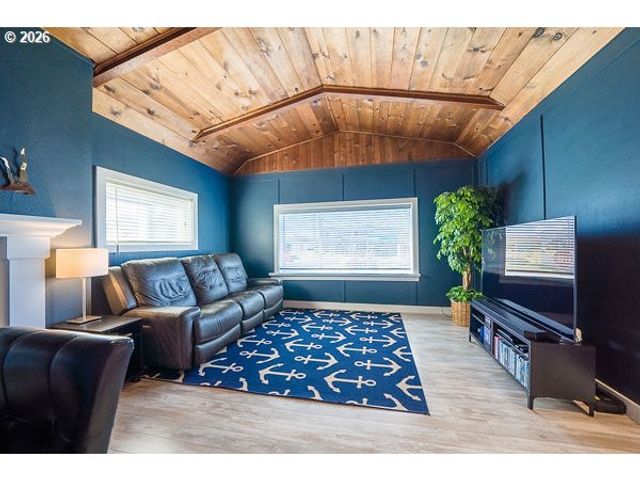 3310 Nw JETTY Ave 1, Lincoln City, OR 97367