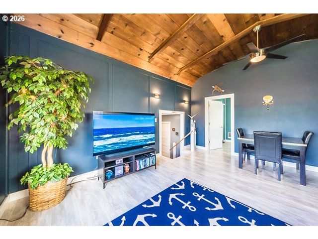 3310 Nw JETTY Ave 1, Lincoln City, OR 97367