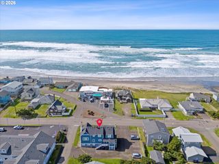3310 Nw JETTY Ave 1, Lincoln City, OR 97367