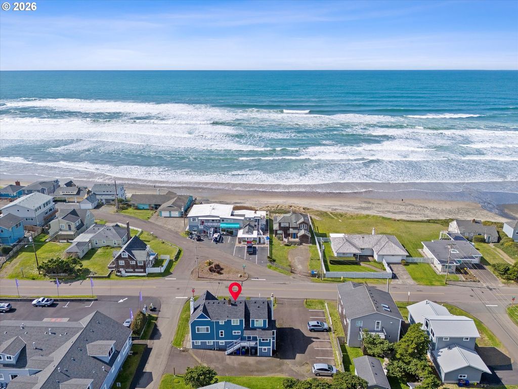 3310 Nw JETTY Ave 1, Lincoln City, OR 97367