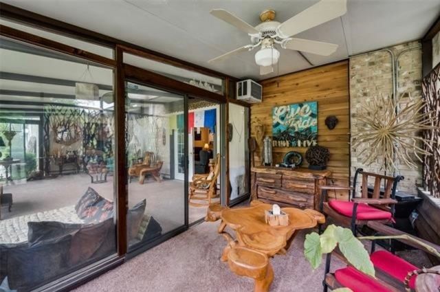 6049 W Red Bird Lane, Dallas, TX 75236